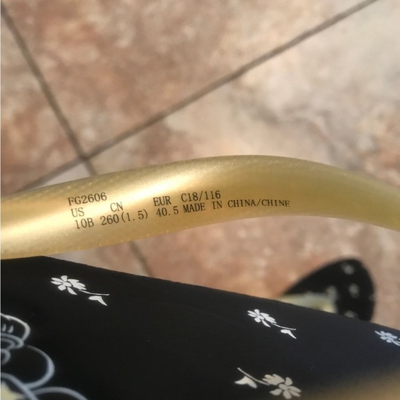 Disney  x coach minnie  flip flops - Picture 8 of 8